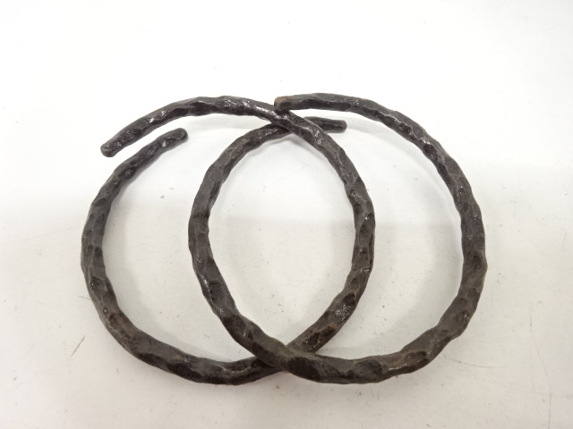  釜師　高木治良兵衛造　鉄石目　鐶